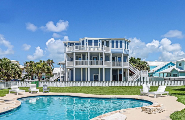 A Shore Thing - Overlooking Pool/Ocean Views to South/Bay View to North