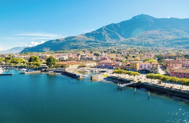 A Sunny Lake Como Retreat in Colico