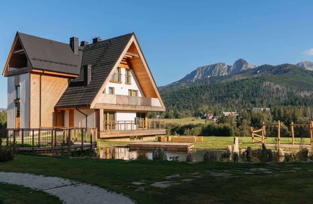 A unique Studio with a Mountain View