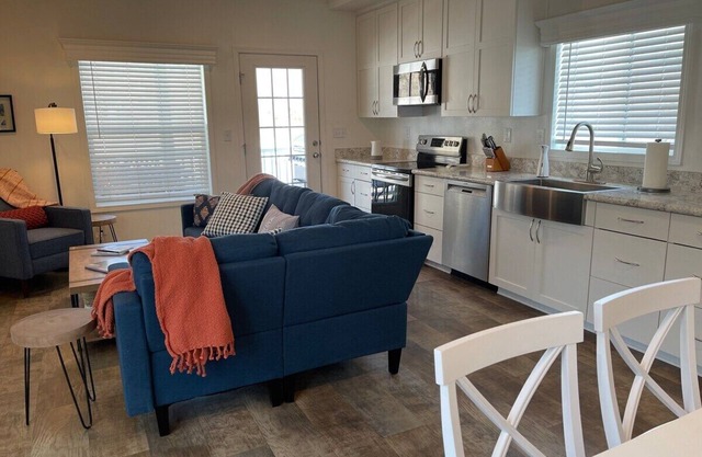 A wonderful 3 bedroom/2 bath rental (1,000 sq