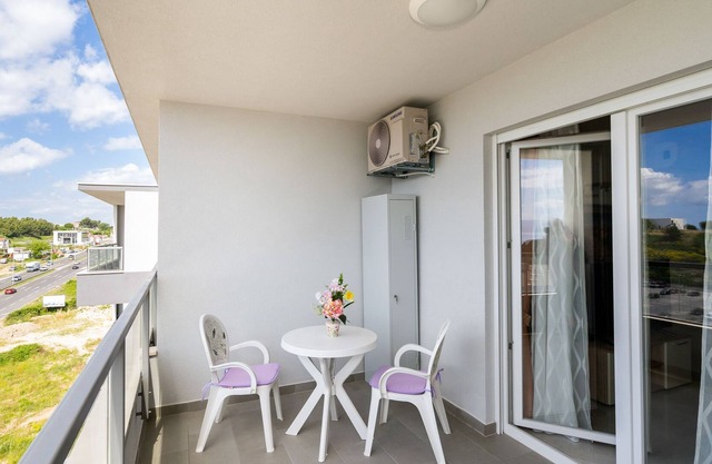A2 - modern apt with the terrace & sea view