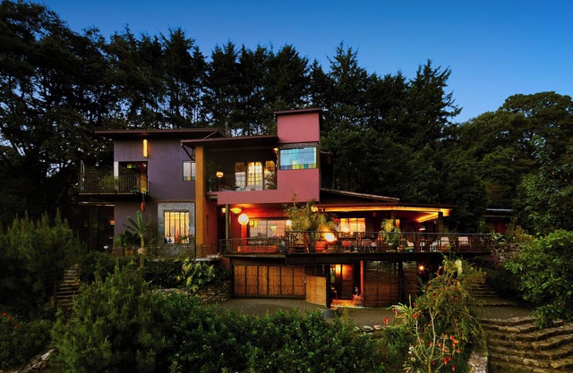 AAV : La Casa Prieta - Masterpiece with art views.