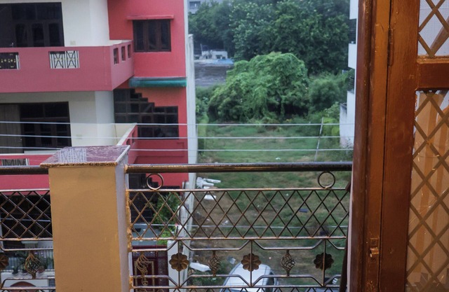 About this spacenIndependent 1 BHK Floor Including Breakfast with Terrace.