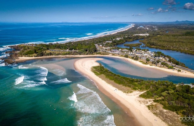 Absolute Beachfront Couples Getaway White Waves