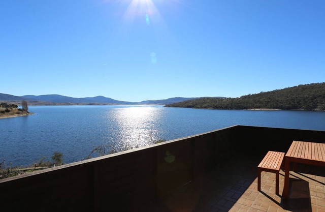 Absolute lakefront, stunning position right in Jindabyne