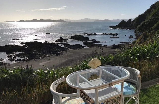 Absolute waterfront - with privacy and views