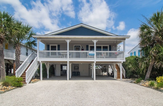 Absolutely Charming Coastal Cottage! Prime Location on the Island!