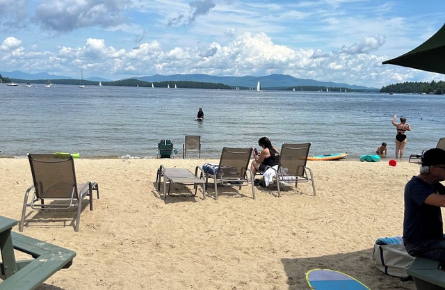 Abut BNH Pavilion private beach pool ground level internet queen bed & sofa bed