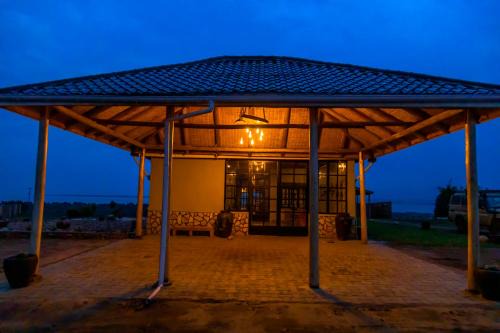 Acacia Wilderness Mweya