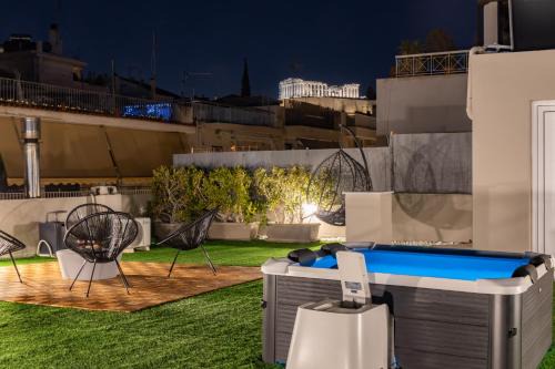 Acropolis View Rooftop Garden & Jacuzzi