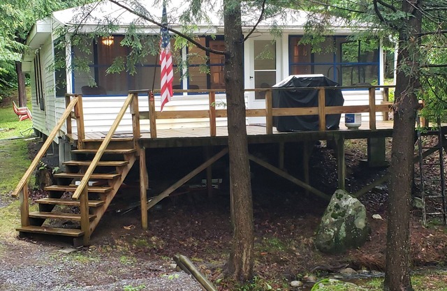 Adirondack hideaway with lake access