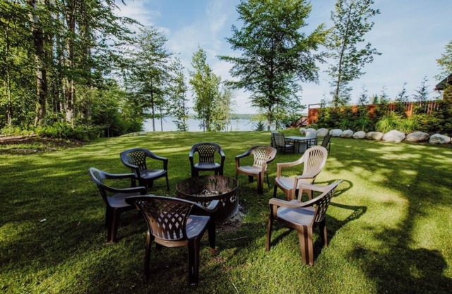 Adirondack Lakeside Cabin w/Beach Access, Panoramic views, incl SUP, onsite B&G