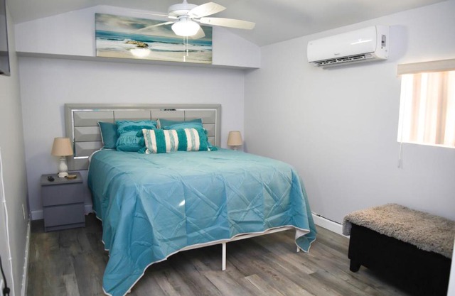 Adorable guest house 10mins to beach and downtown