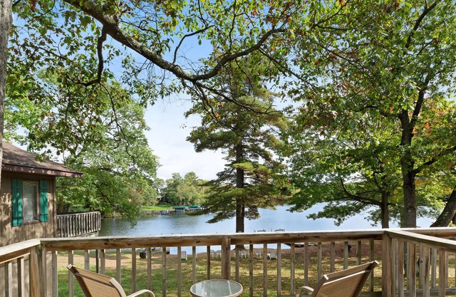 Adorable, motel-style rental w/ shared dock & sports courts - dogs welcome!
