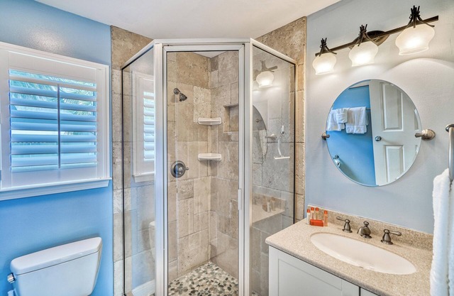 Adorable Upstairs 2 BR Nantucket 6AB