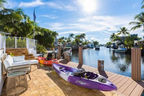 Adorable Villa with water front in Pompano