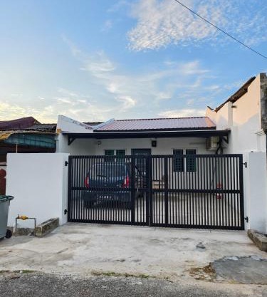 Adra Homestay UTM Taman Sri Pulai