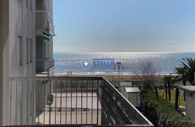 * Adriatico /°seafront°