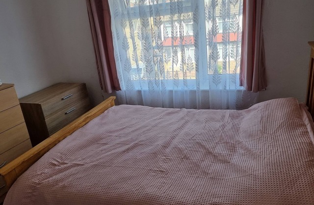 Affordable 2-Bed house for Rent Near Bradford City Center – Budget Accommodation