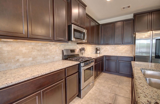 Affordable 3-Bedroom Townhouse With Backyard ~ Double Story (Pet Friendly!)