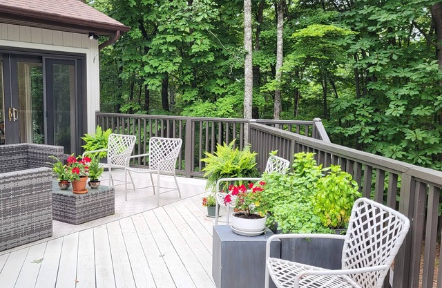 Affordable Luxury for the Very Particular! Beautiful, Spacious, Upscale Retreat.