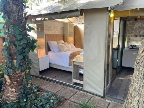 African Paradise - Garden Glamping - Outdoor Shower