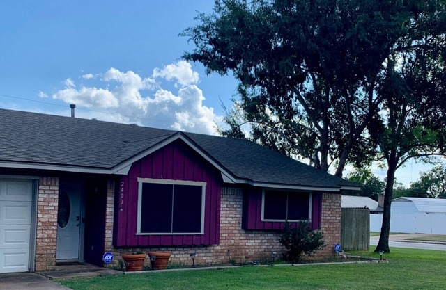 AggieLand Vacation House! Charming 3-BR 2-BA only 3 miles from Texas A&M Campus