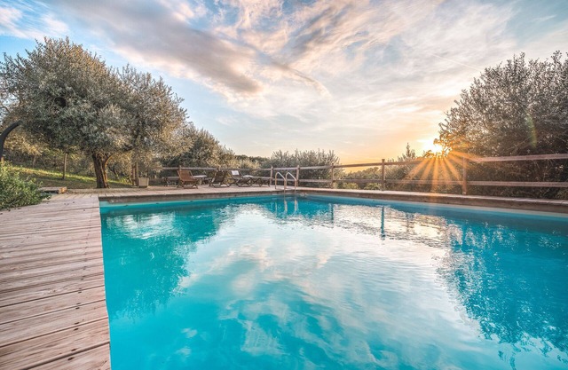 Agriturismo degli Alpaca- OTELLO Panoramic apartment with swimming pool