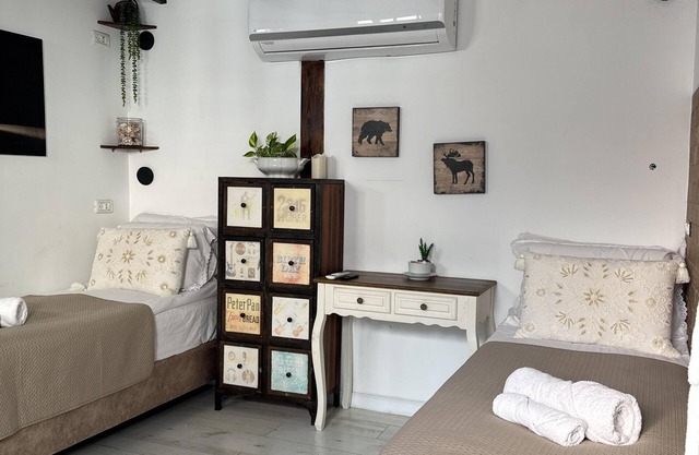 Ahuzat Shaul SeaSide – Bed in Shared Room, Private Bath, Walk to the Beach