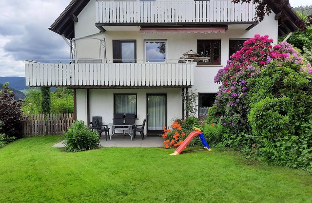 Aida, 2 rooms, panoramic view, extra large beds, 2 baby beds, terrace, garden