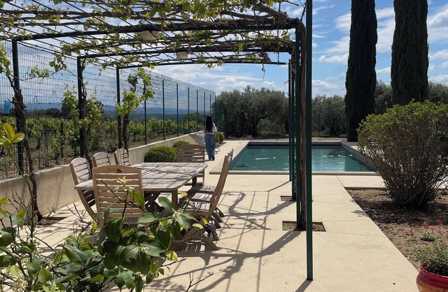 Air-conditioned villa between vineyards and olive groves: 4 bedrooms and private pool