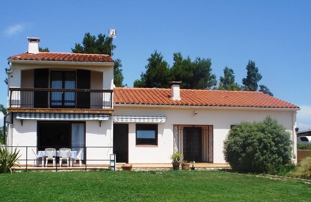Air-conditioned villa 135m2 10 minutes from the beaches in a quiet area with garden