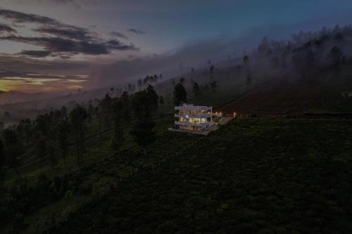 Akshu's Nest - 4 BR Villa with Tea Gardens View