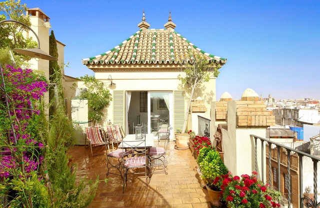 Alameda Penthouse. 2 bedrooms, 2 bathrooms, private terrace