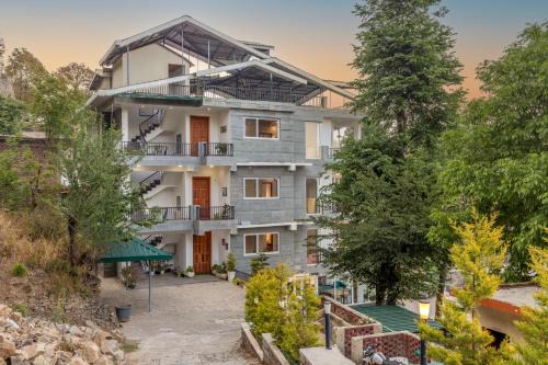 Alaya Stays Live Life 2BHK Apartment in Kasauli