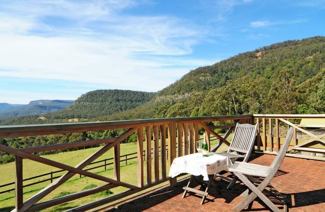 Alcheringa Cottage - Amazing location with views!