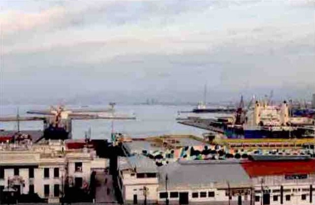 Algiers center, 5th and top floor, View of the bay and main monuments