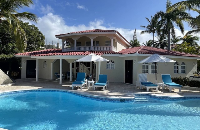 All Inclusive for up to 10 People Included, OWNERS LEVEL VIP PACKAGE Included !