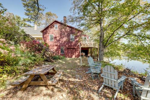 All-Season Lakefront Escape, 8 Mi to Mount Sunapee
