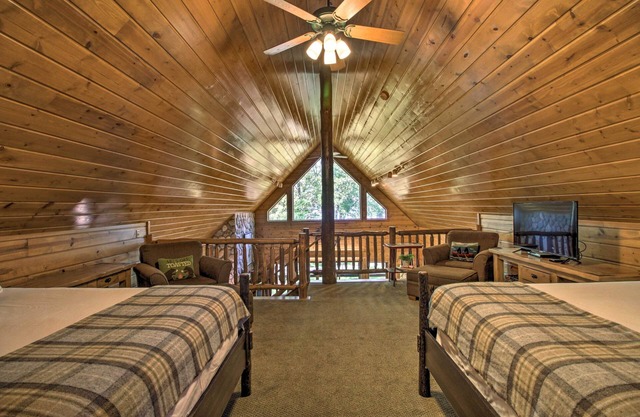 Alluring Nisswa Cabin on Gull Lake w/Fireplace!