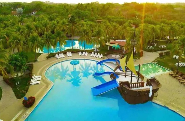 Almendra Beach Place