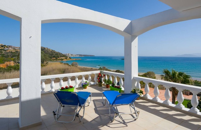 ALMYROS BEACH APARTMENT