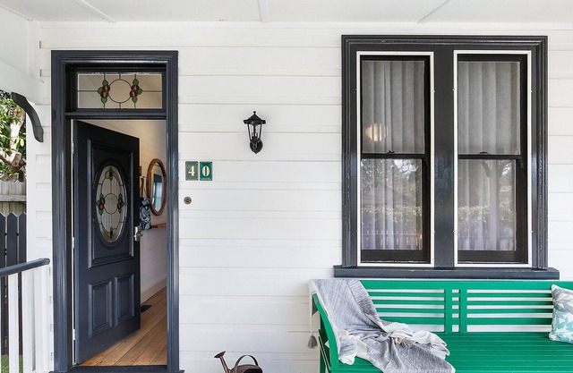 Alpine Days Guesthouse - 5 mins walk to town!