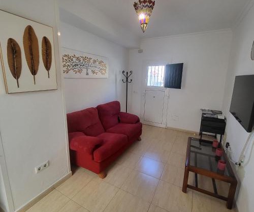 Alquiler Casa Algeciras semi centro Obra nueva Patio barata