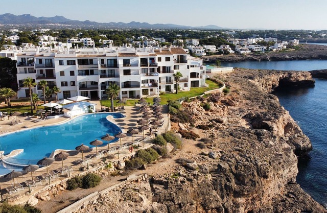 Alua Suites las Rocas Hotel