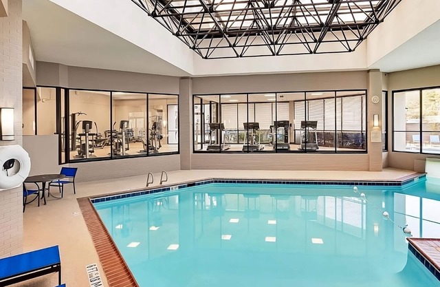 Always a Great Idea To Unwind! Pet-Friendly, w/Pool, Near Cumberland Mall