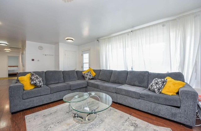 Amazing 4BR Villa with Heated Salt Water Pool