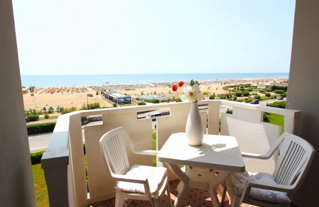 Amazing beachfront apartment-Beahost