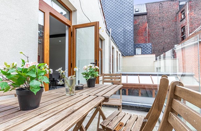 Amazing Canal-Side Apartment in the Heart of Gent