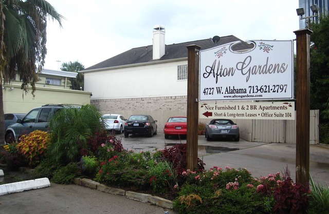 Amazing GALLERIA Furnished apartment w/internet, cable/HBO! (Galleria)